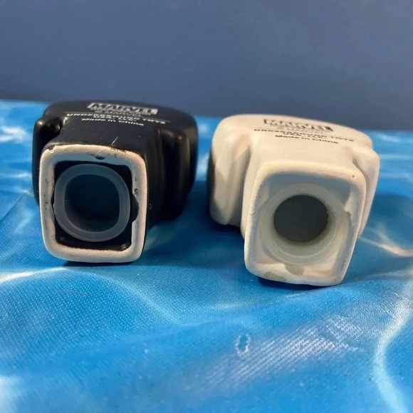 Marvel The Punisher - Black & White Skull Logo Ceramic Salt & Pepper Shaker Set - Picture 7 of 11